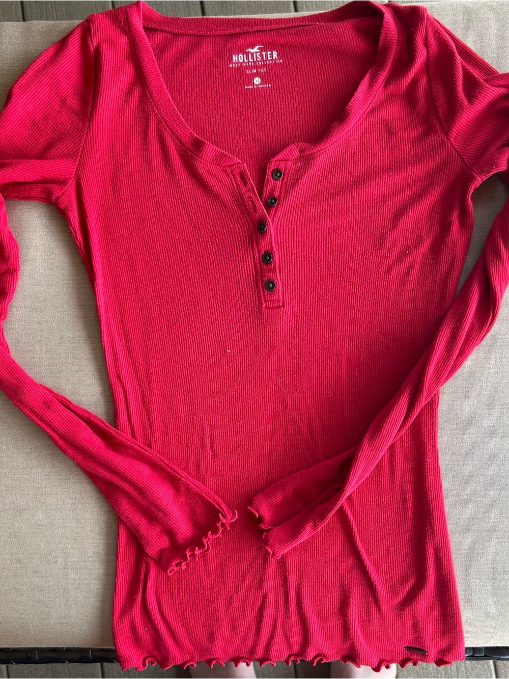 Hollister Red Ribbed Henley Long-Sleeve Top in XS, slim tee